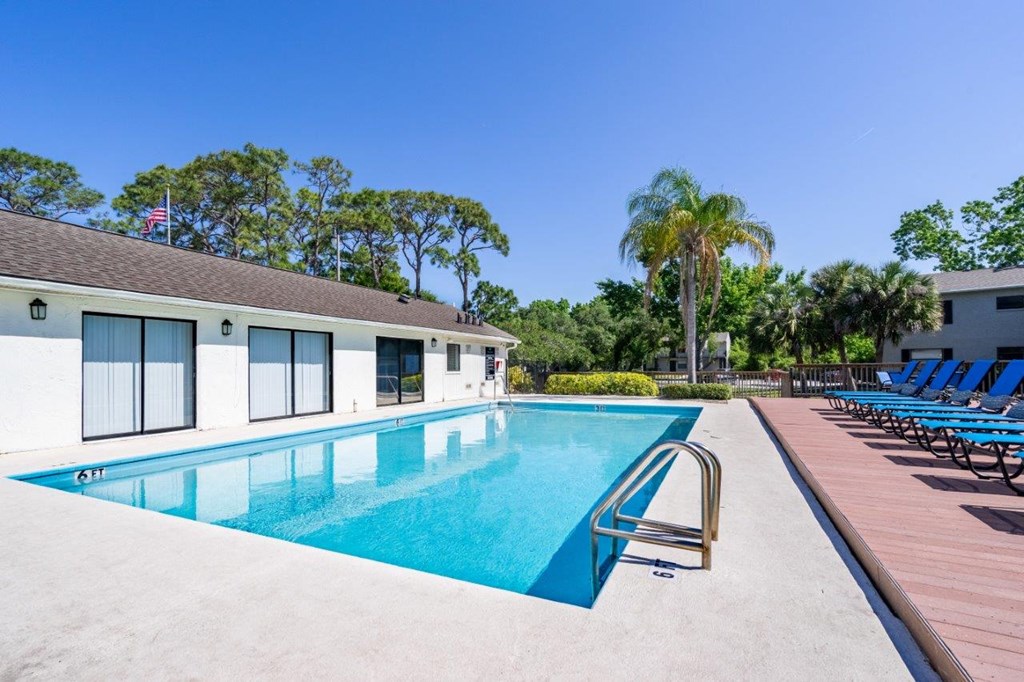 the swimming pool at the resort on longboat key