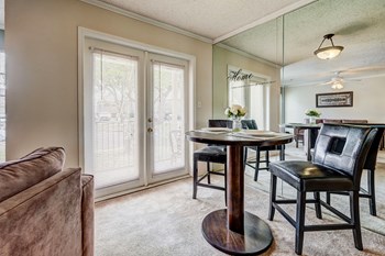 1000 Robley Drive 1-2 Beds Apartment for Rent - Photo Gallery 5