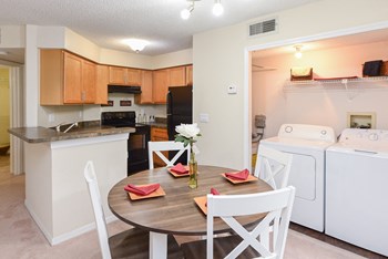 1240 Winter Garden Vineland Rd 1-3 Beds Apartment for Rent - Photo Gallery 2