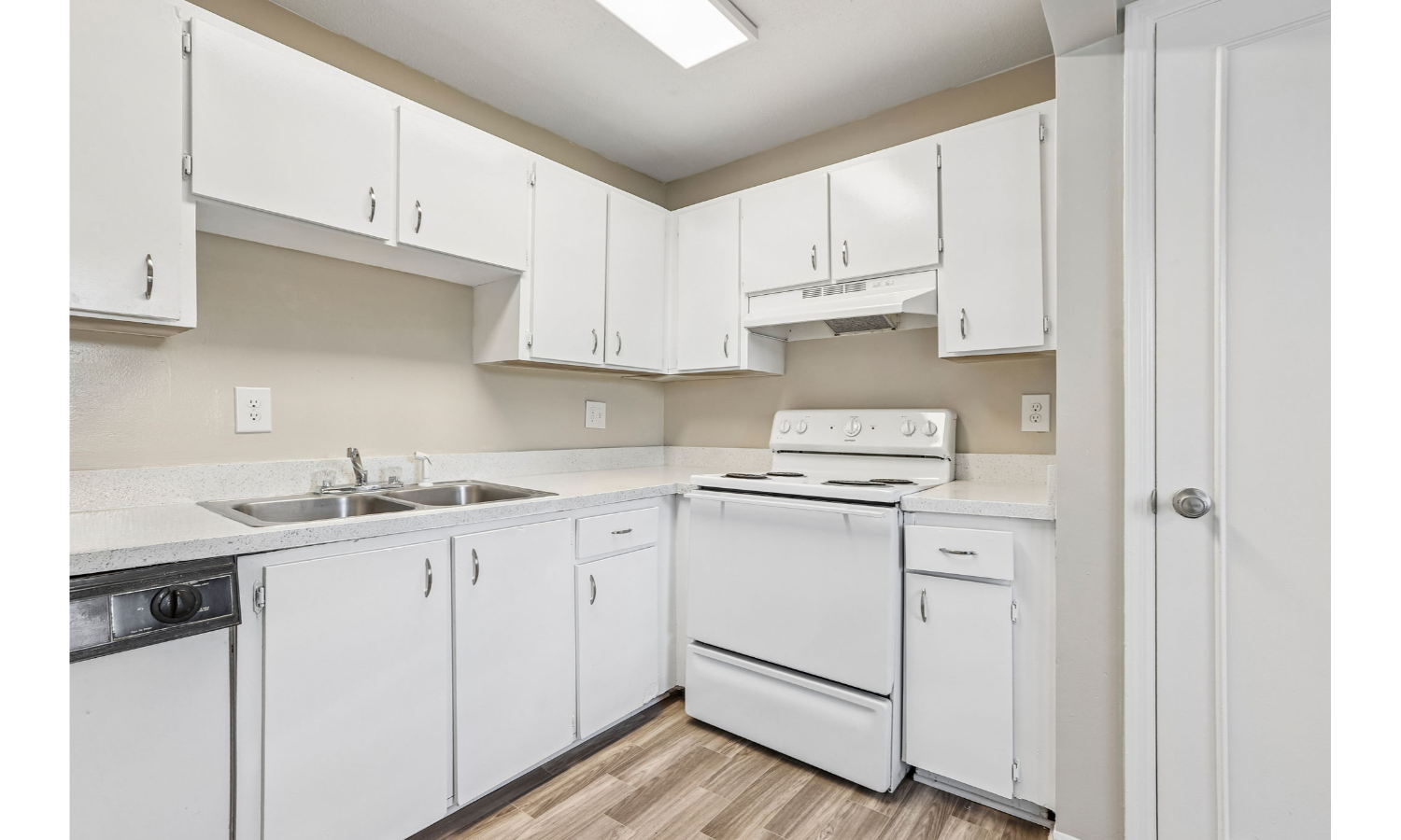 5800 Lynn Lake Drive South 1 Apartment for Rent
