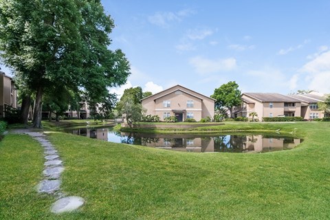 the pond at thevillages at cortland apartment homes in cortland oh