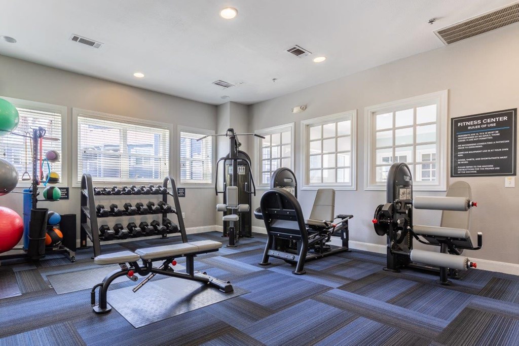 the gym at the preserve at polk apartments