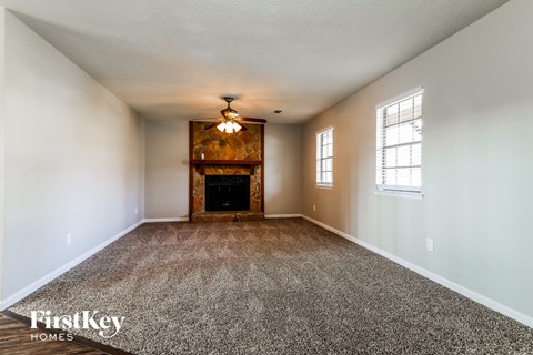 4190 Mountain Glen Trace 3 Beds Apartment for Rent