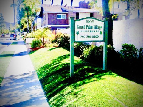 1905 E. Grand Avenue 1-2 Beds Apartment for Rent