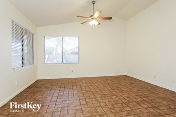 15981 W Linden St 3 Beds House for Rent - Photo Gallery 3