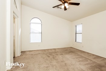 15981 W Linden St 3 Beds House for Rent - Photo Gallery 8