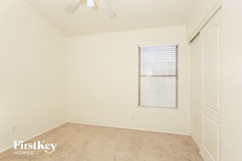 15981 W Linden St 3 Beds House for Rent - Photo Gallery 12