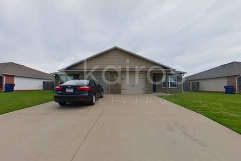 5006 Thomas Street Unit B 3 Beds Apartment for Rent