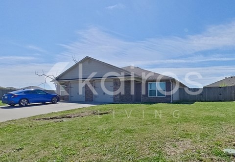 4009 Thomas Street Unit B 3 Beds Apartment for Rent