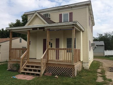 300 South Elmwood Avenue 2 Beds Apartment for Rent