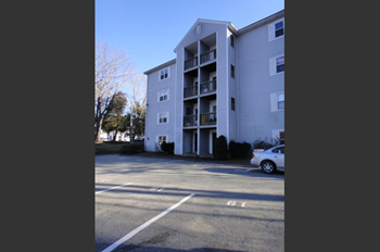22 Rhodes St 2-3 Beds Apartment for Rent