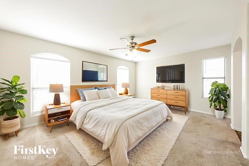 12922 W Holly Street 4 Beds House for Rent - Photo Gallery 11