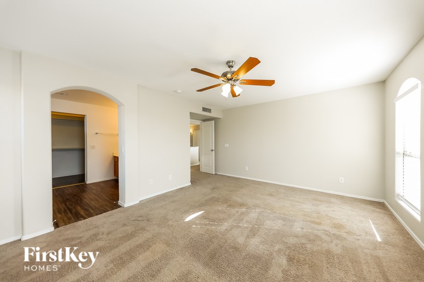 12922 W Holly Street 4 Beds House for Rent - Photo Gallery 12