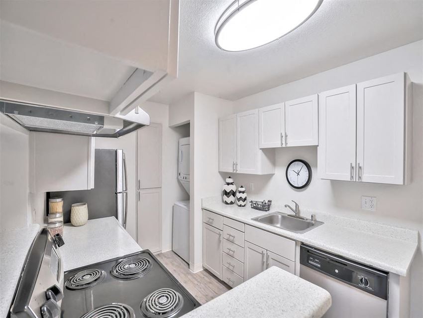 25800 Industrial Blvd. 1-2 Beds Apartment for Rent - Photo Gallery