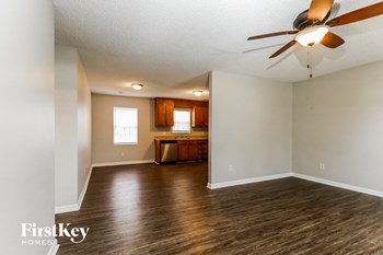 110 Stillwell Street 3 Beds House for Rent - Photo Gallery 4