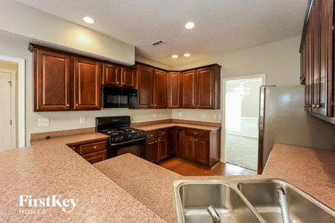 333 Westhill Drive 4 Beds Apartment for Rent