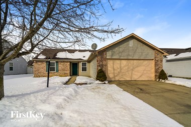 5904 Woodcote Drive 3 Beds Apartment for Rent
