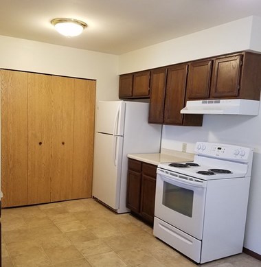 10-41 Fountain Circle 2 Beds Apartment for Rent Photo Gallery 1