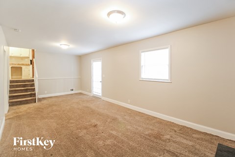 558 Bruce Way 4 Beds Apartment for Rent