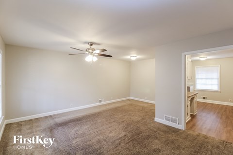 558 Bruce Way 4 Beds Apartment for Rent