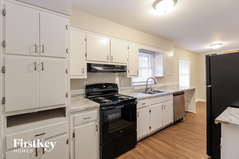 558 Bruce Way 4 Beds Apartment for Rent