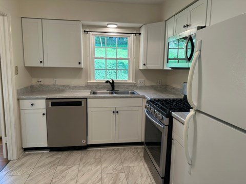 219 Old Lynchburg Rd 4 Beds Apartment for Rent