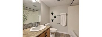 2 Bedrooms, 1 Bathroom