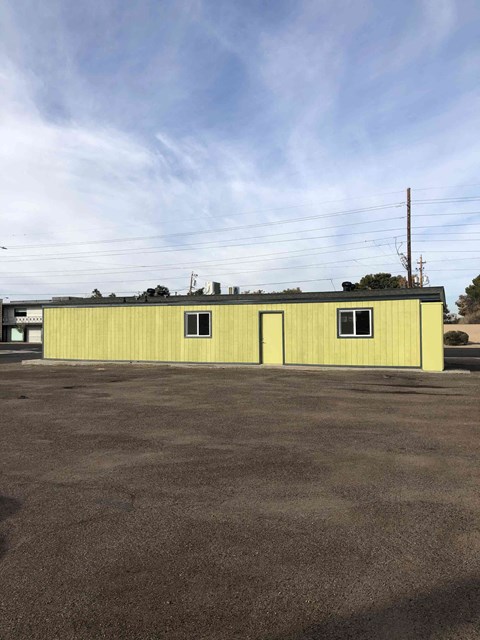 the building where the motel is located