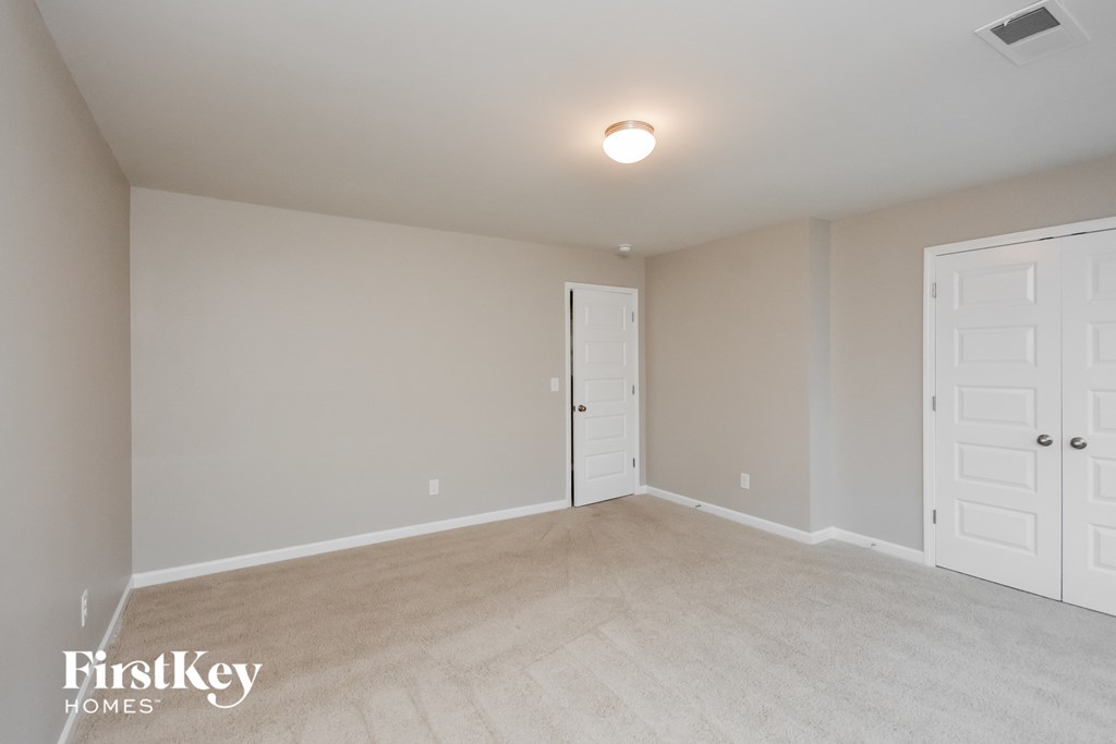 the living room is clean and ready for the family to use