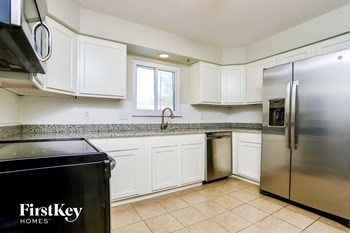 311 Croydon Lane 4 Beds House for Rent - Photo Gallery 4