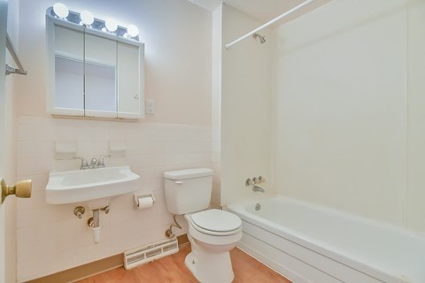 2420 Arlington Blvd A4 2 Beds Apartment for Rent