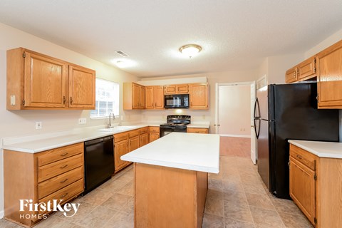 629 Nova Avenue 3 Beds Apartment for Rent