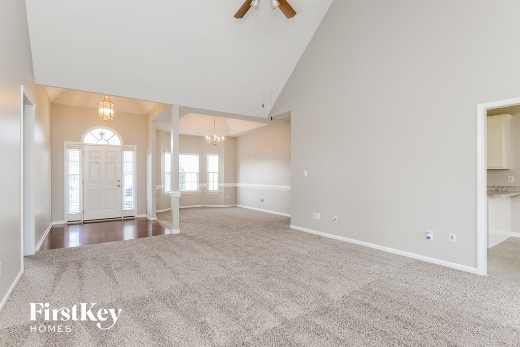the living room and dining room are spacious and clean