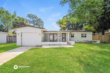 4504 S CAMERON AVE 3 Beds Apartment for Rent