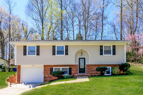 318 Elm Drive 3 Beds Apartment for Rent