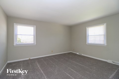 318 Elm Drive 3 Beds Apartment for Rent