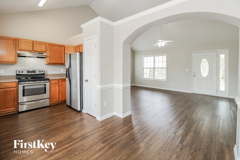 422 Twin Valley Drive 3 Beds Apartment for Rent
