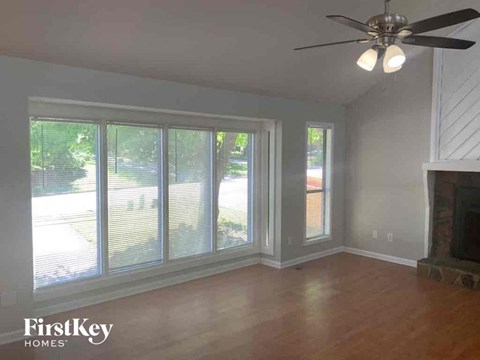 2369 Tapanzee Lane Studio House for Rent - Photo Gallery 2