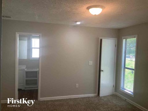 2369 Tapanzee Lane Studio House for Rent - Photo Gallery 13