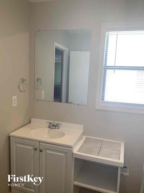 2369 Tapanzee Lane Studio House for Rent - Photo Gallery 12