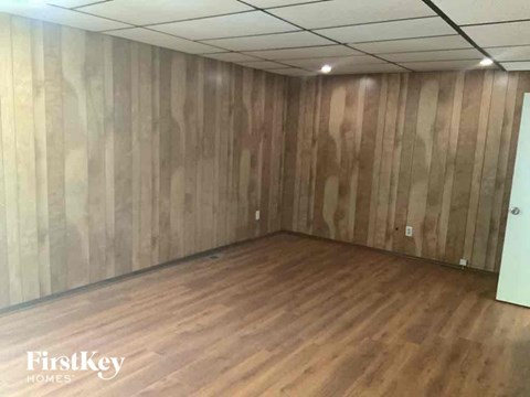 2369 Tapanzee Lane Studio House for Rent - Photo Gallery 14