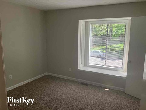 2369 Tapanzee Lane Studio House for Rent - Photo Gallery 9