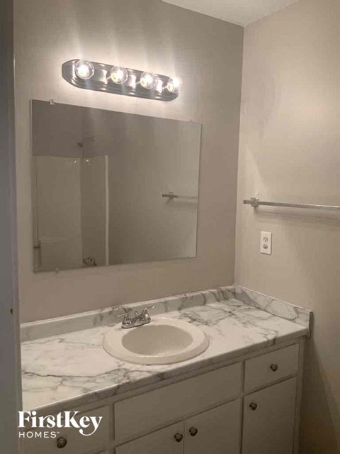 2369 Tapanzee Lane Studio House for Rent - Photo Gallery 7