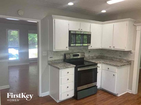 2369 Tapanzee Lane Studio House for Rent - Photo Gallery 5