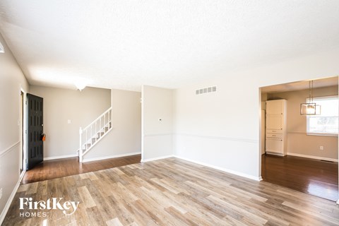 606 Sunblest Boulevard S 4 Beds Apartment for Rent