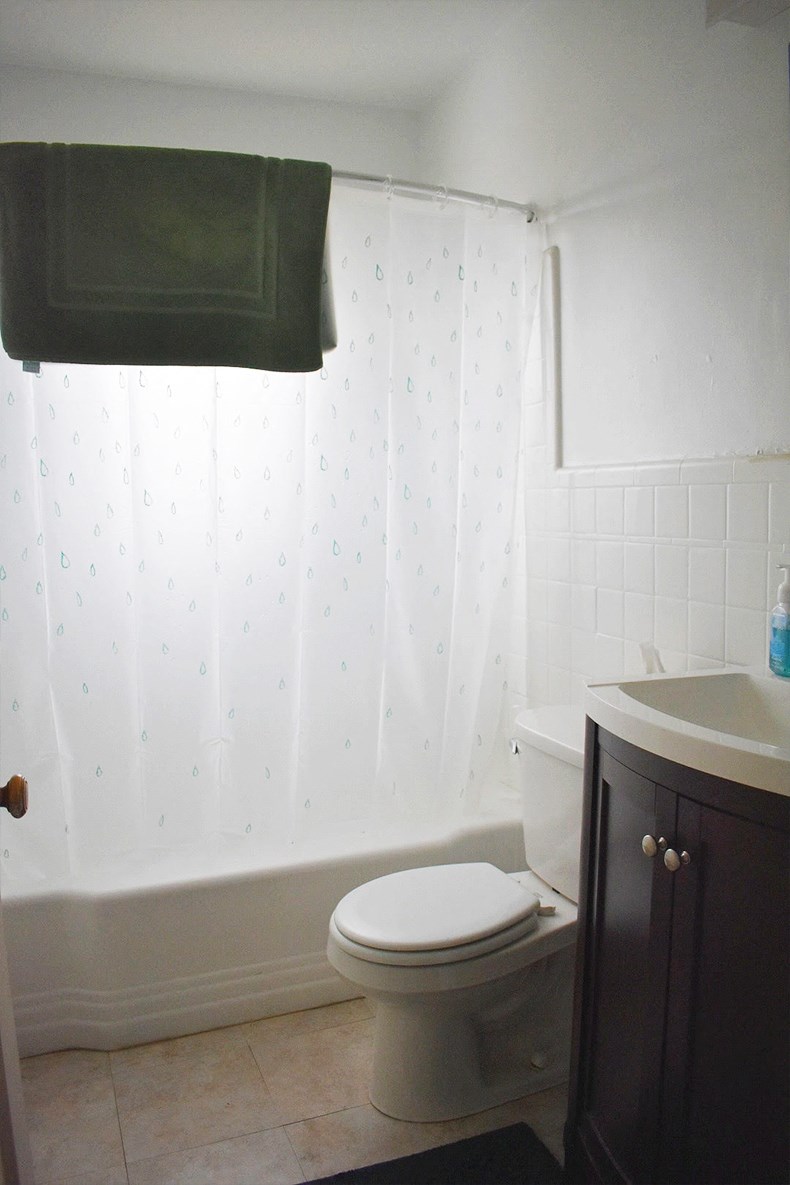 5644 Hempstead Bathroom