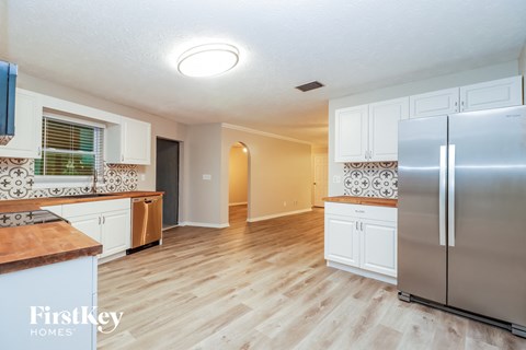 7631 TALL TREE COURT 4 Beds Apartment for Rent