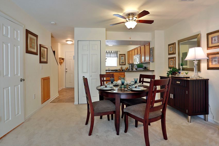 Shadowmoss Pointe Apartments And Townhomes, 1052 Shadow Arbor Cir ...