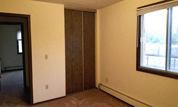 200 5th Avenue North 1-2 Beds Apartment for Rent - Photo Gallery 5