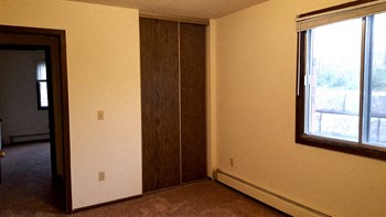 200 5th Avenue North 1-2 Beds Apartment for Rent - Photo Gallery 3